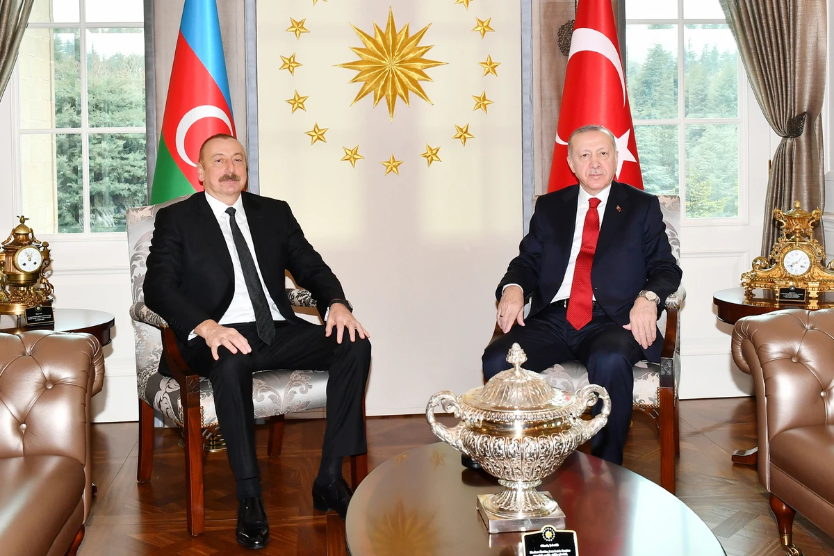 Azərbaycan və Türkiyə prezidentləri birgə işçi naharı ediblər