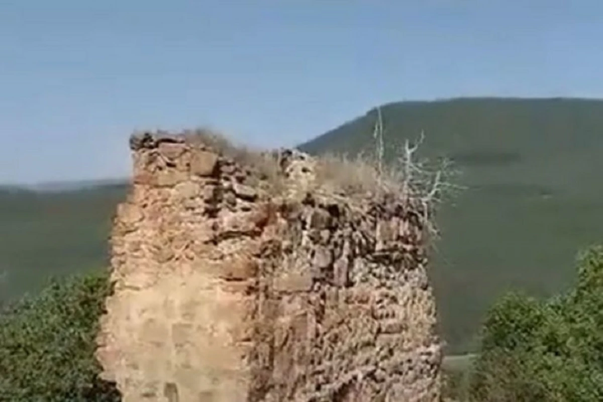 Разрушенный армянами албанский храм в Лачыне - ВИДЕО
