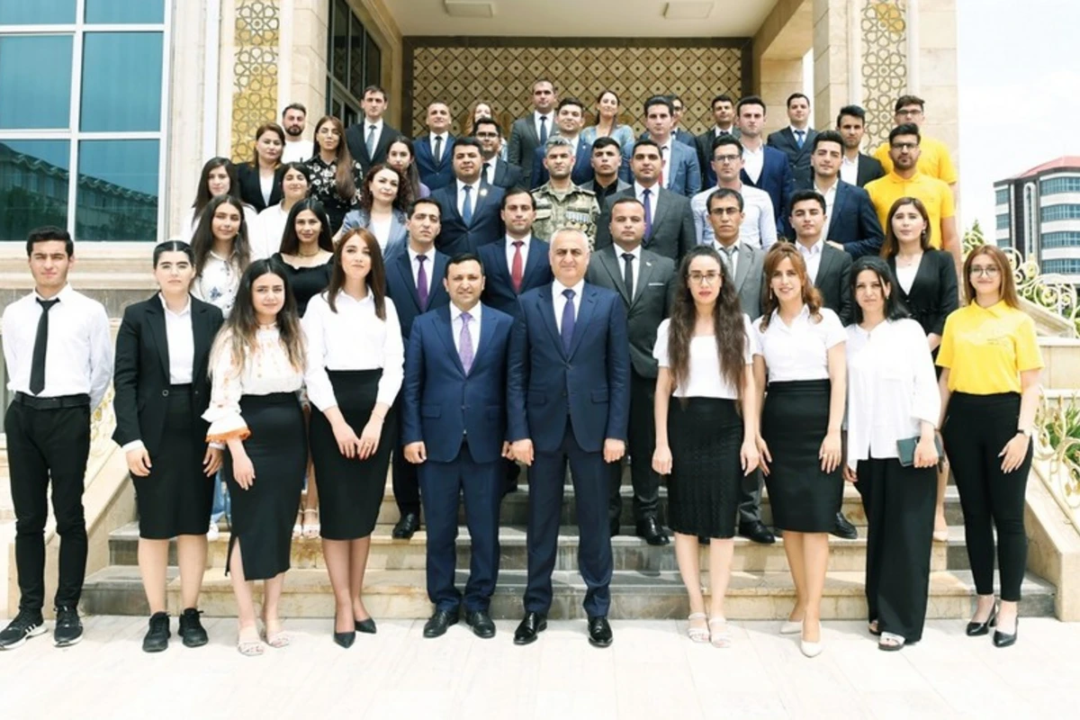 Prezidentin Naxçıvandakı səlahiyyətli nümayəndəsi gənclərlə görüşüb - FOTO