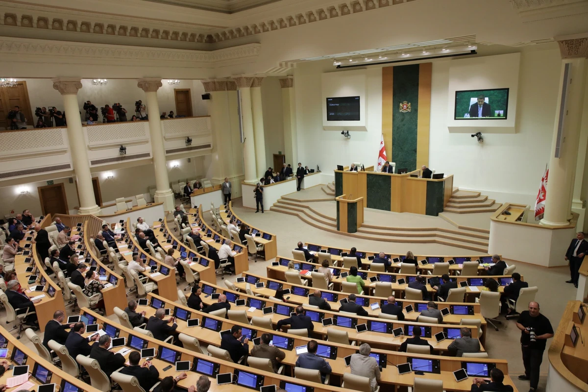 Gürcüstan parlamenti Azərbaycanla müdafiə sahəsində sazişi ratifikasiya edib
