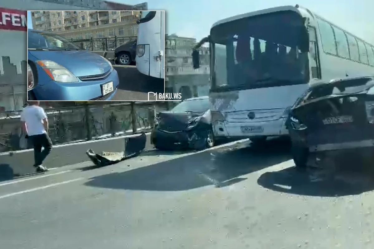 Bakıda qəza - Priuslar toqquşdu - VİDEO