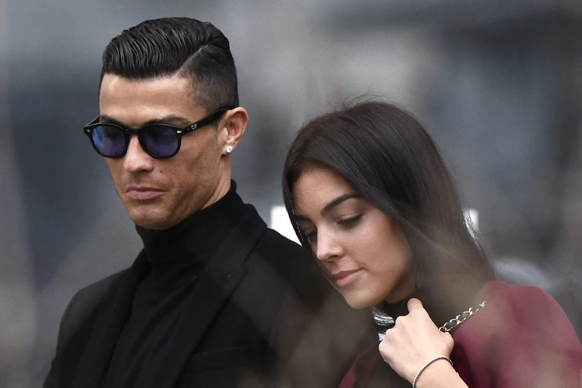 Ronaldo və Corcina onları məhkəməyə verir Ronaldo və Corcina onları məhkəməyə verir