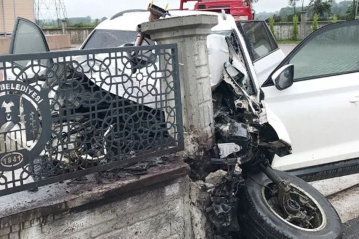 Türkiyədə Jeep ilə qızını imtahana aparan ata avtomobil qəzasında öldü - VİDEO