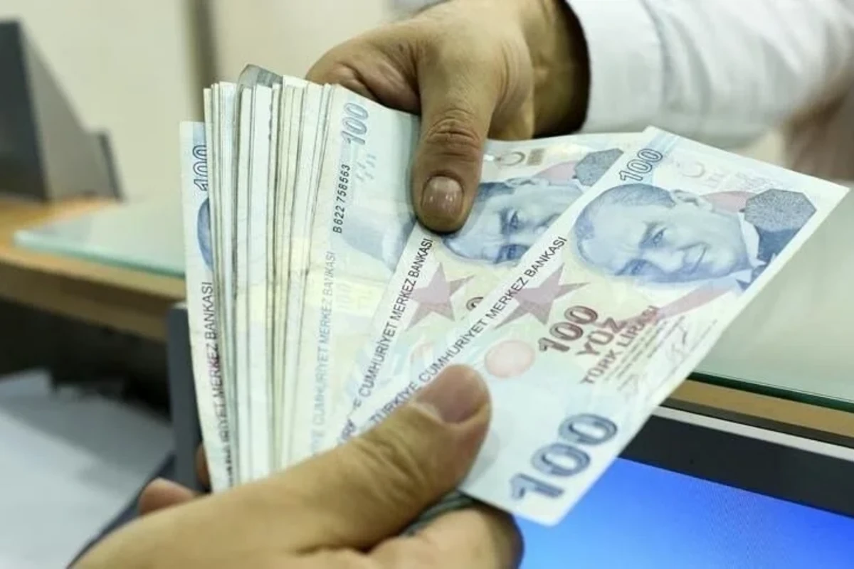 Türkiyədə minimum əmək haqqı 34% artırıldı
