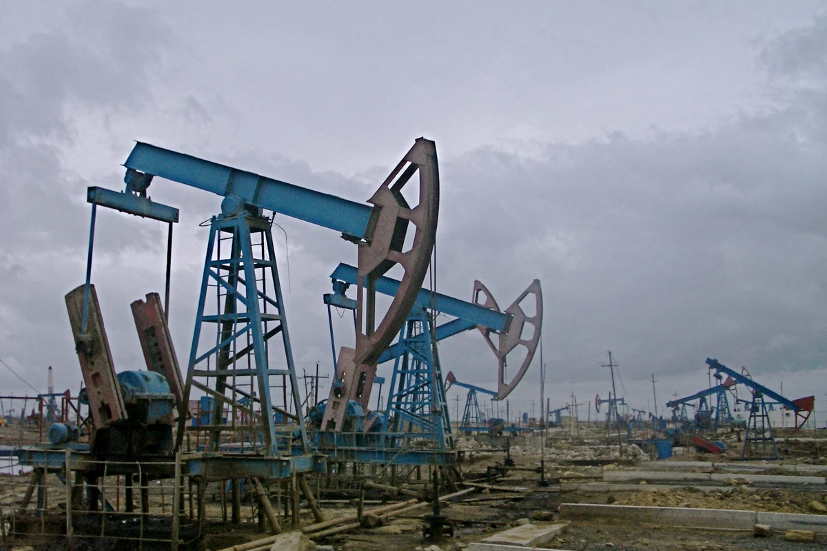 Azərbaycan nefti UCUZLAŞIB