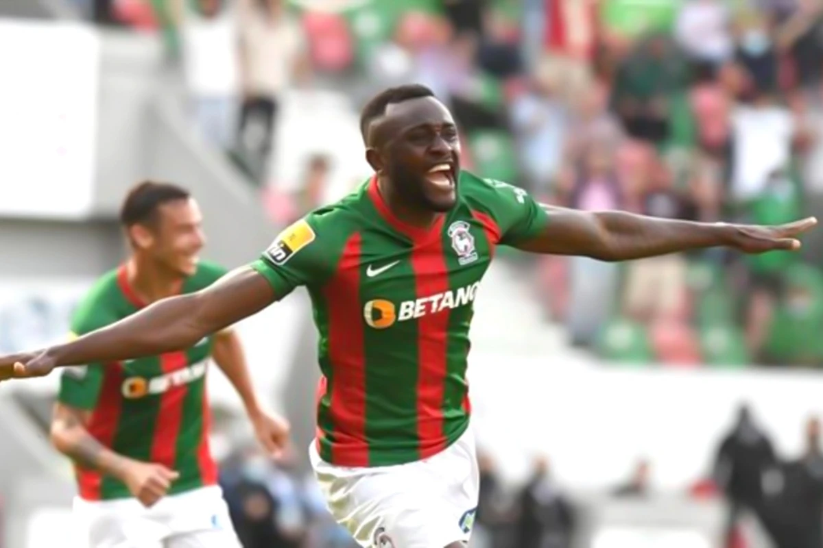 Qarabağ klubu afrikalı hücumçu üçün təklif göndərib