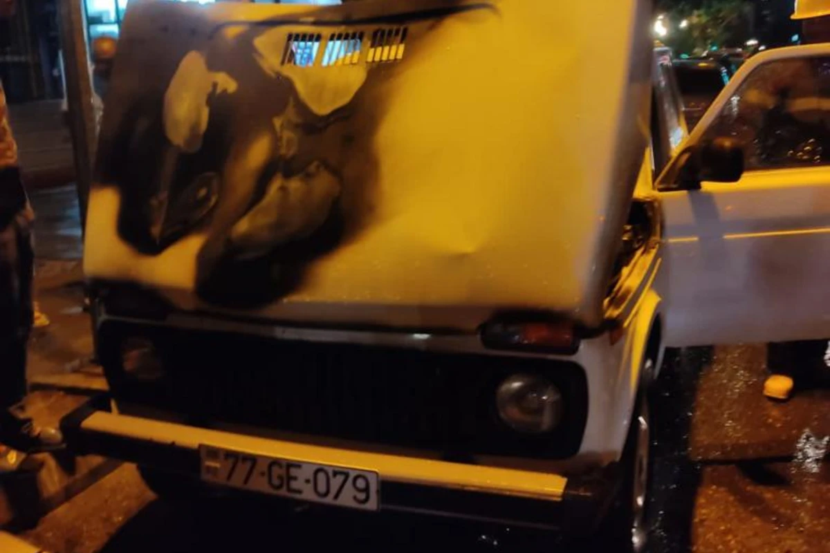 Bakıda maşın yandı - FOTO/VİDEO Bakıda maşın yandı - FOTO/VİDEO