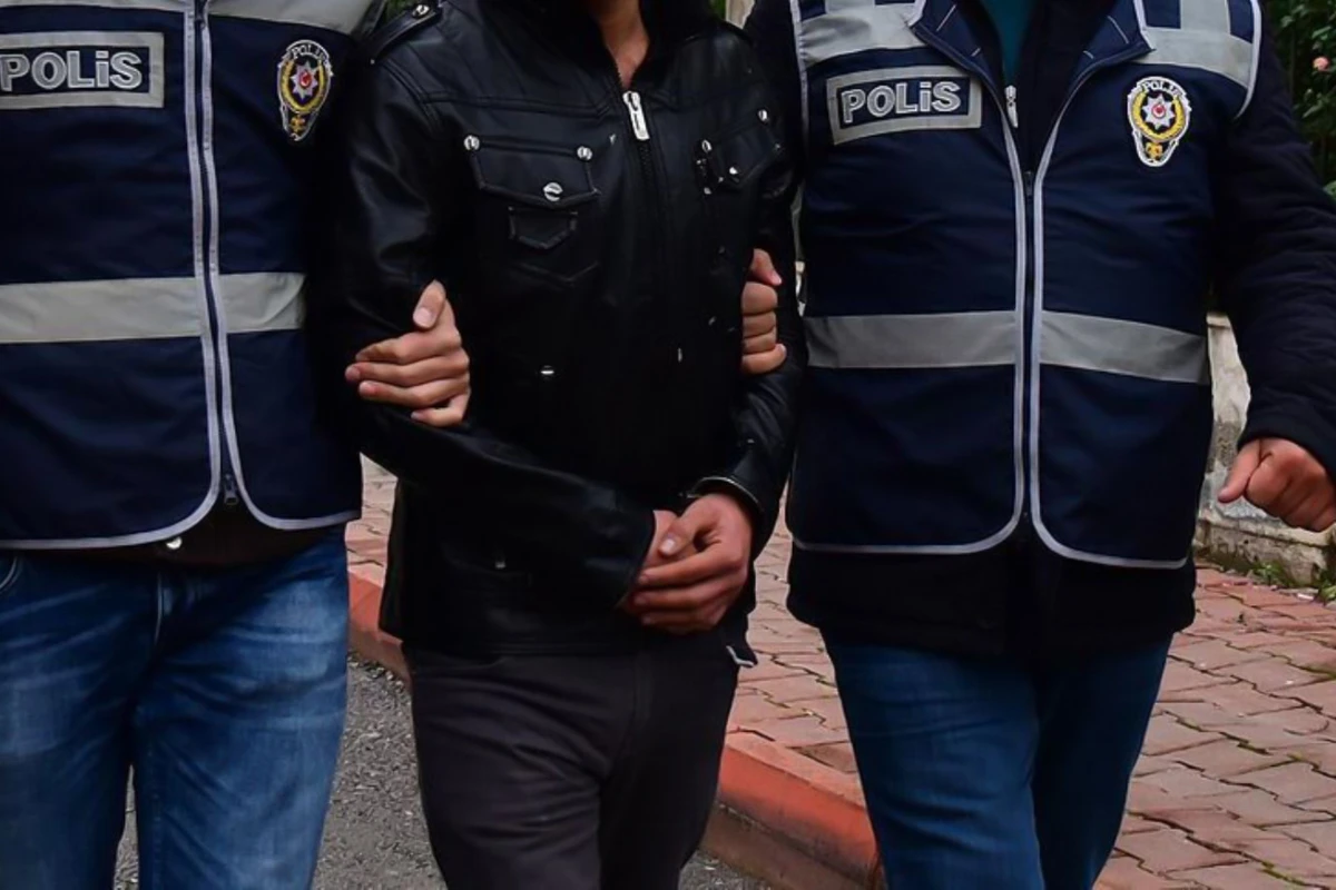 İstanbulda terror aktı planlaşdıran əcnəbi saxlanıldı - FOTO İstanbulda terror aktı planlaşdıran əcnəbi saxlanıldı - FOTO