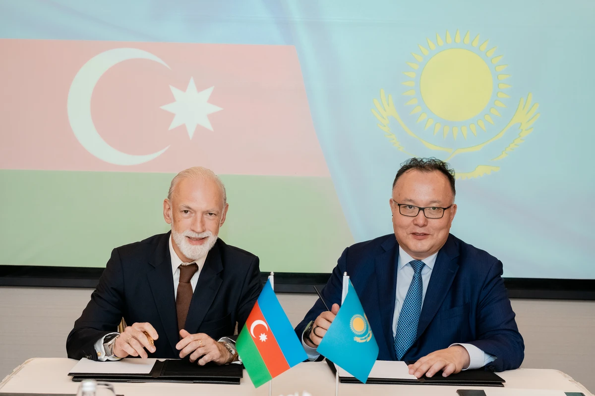 AzerTelecom və Kazakhtelecom Transxəzər layihəsi çərçivəsində müqavilə imzalayıb - FOTO