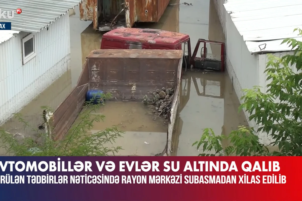 Qazaxda maşınlar və evlər su altında qalıb - VİDEO Qazaxda maşınlar və evlər su altında qalıb - VİDEO