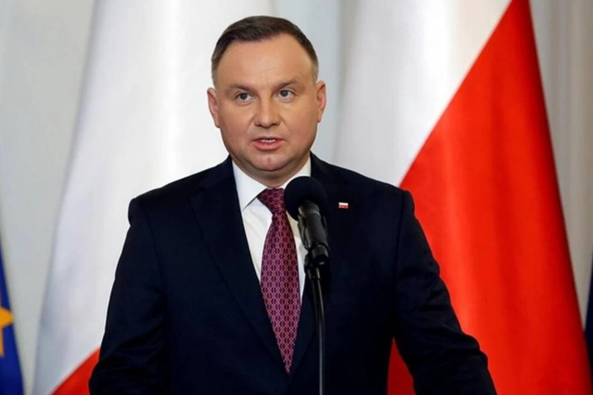 Polşa Prezidenti ordunun yüksək səviyyəli döyüş hazırlığına gətirilməsi əmrini verib Polşa Prezidenti ordunun yüksək səviyyəli döyüş hazırlığına gətirilməsi əmrini verib