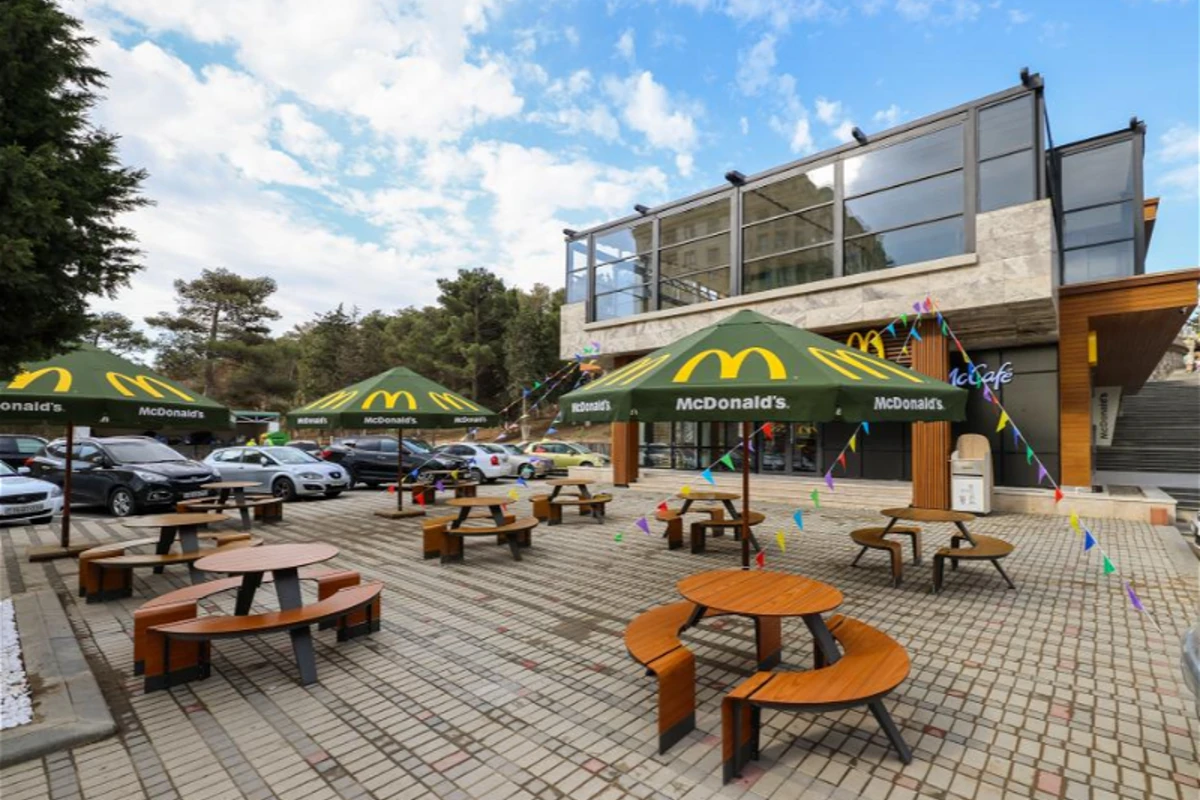 Sumqayıtda “McDonald’s”ın ikinci restoranı açılıb - FOTO Sumqayıtda “McDonald’s”ın ikinci restoranı açılıb - FOTO