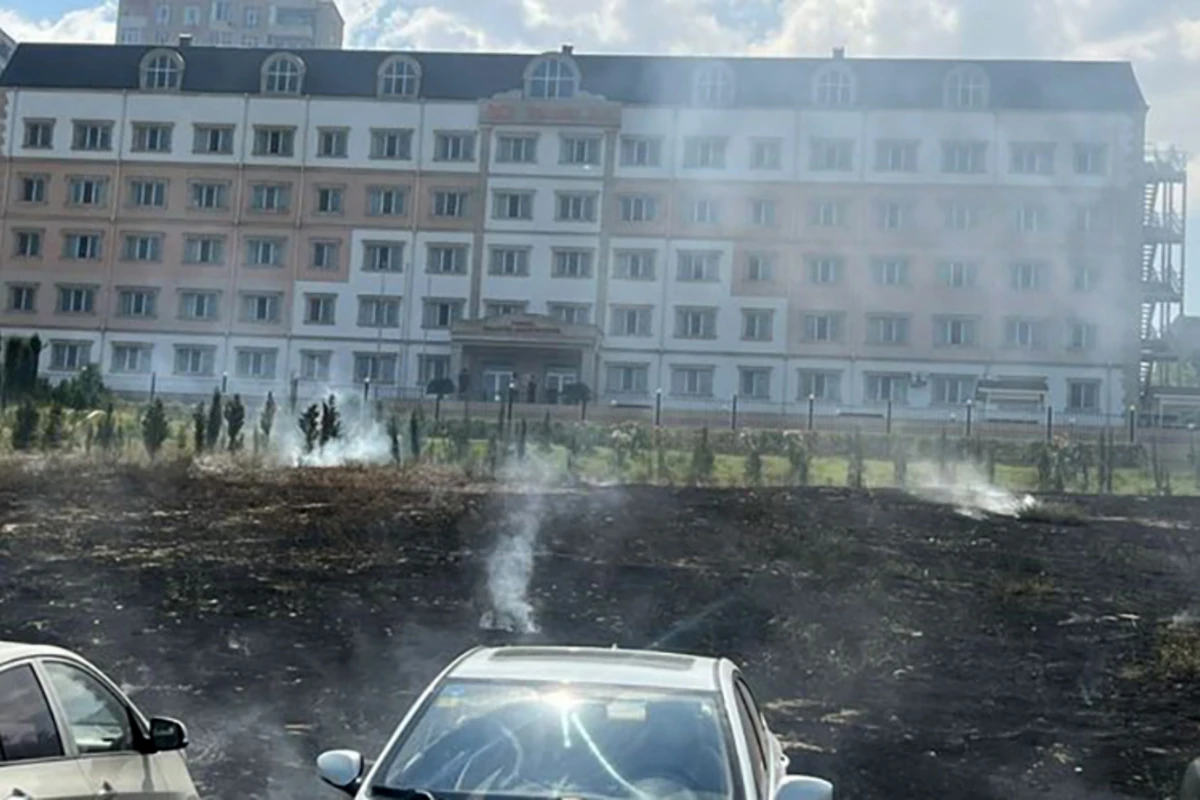Bakıda açıq ərazidəki yanğın söndürüldü - FOTO - YENİLƏNİB Bakıda açıq ərazidəki yanğın söndürüldü - FOTO - YENİLƏNİB