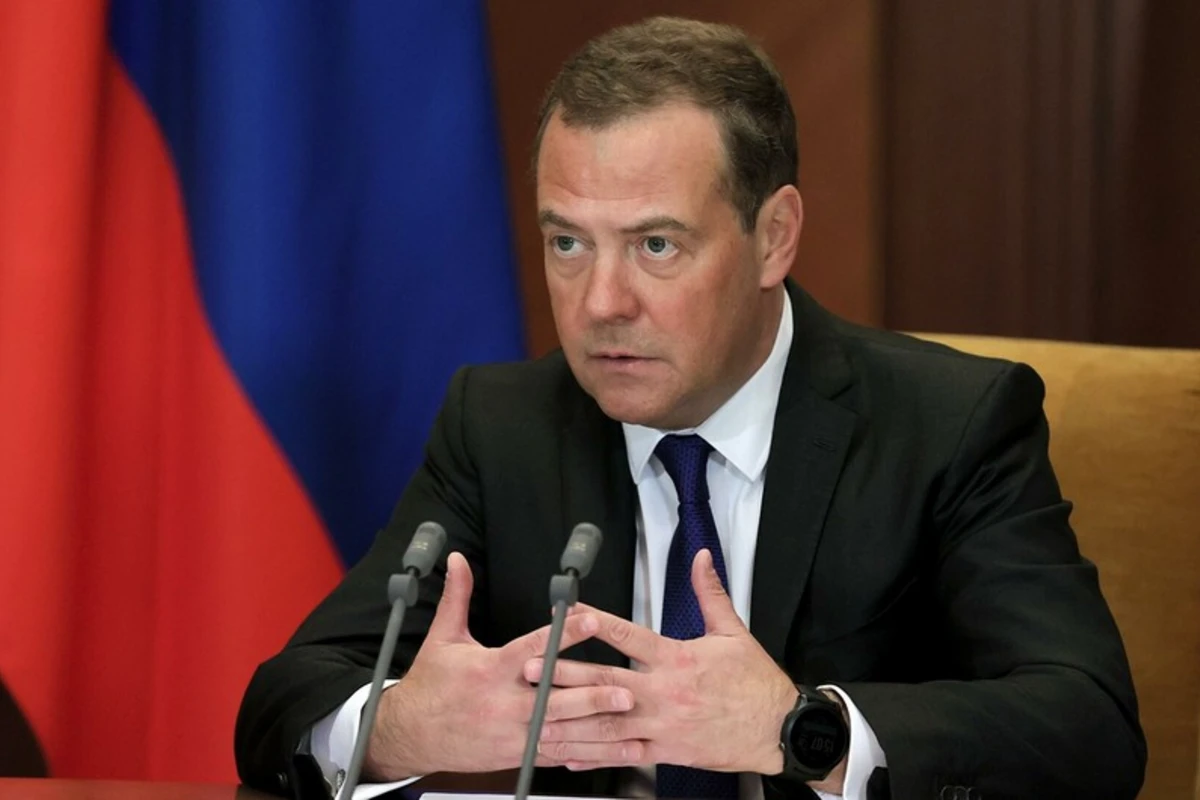 Medvedev: “Rusiya üsyanın dövlət çevrilişinə və qlobal böhrana çatmasına imkan verməyəcək”