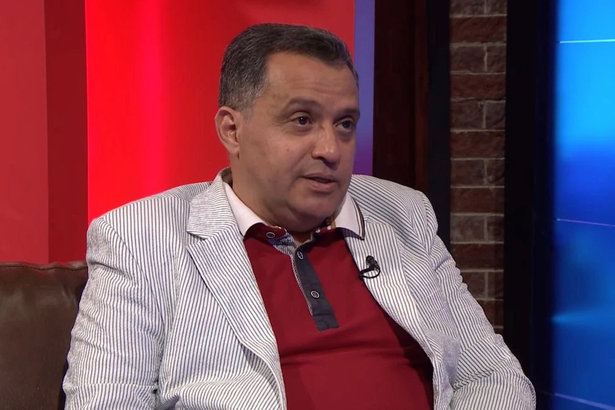 Çingiz Əhmədov: “Deyirdilər ki, atanız qadın paltarı geyinir”