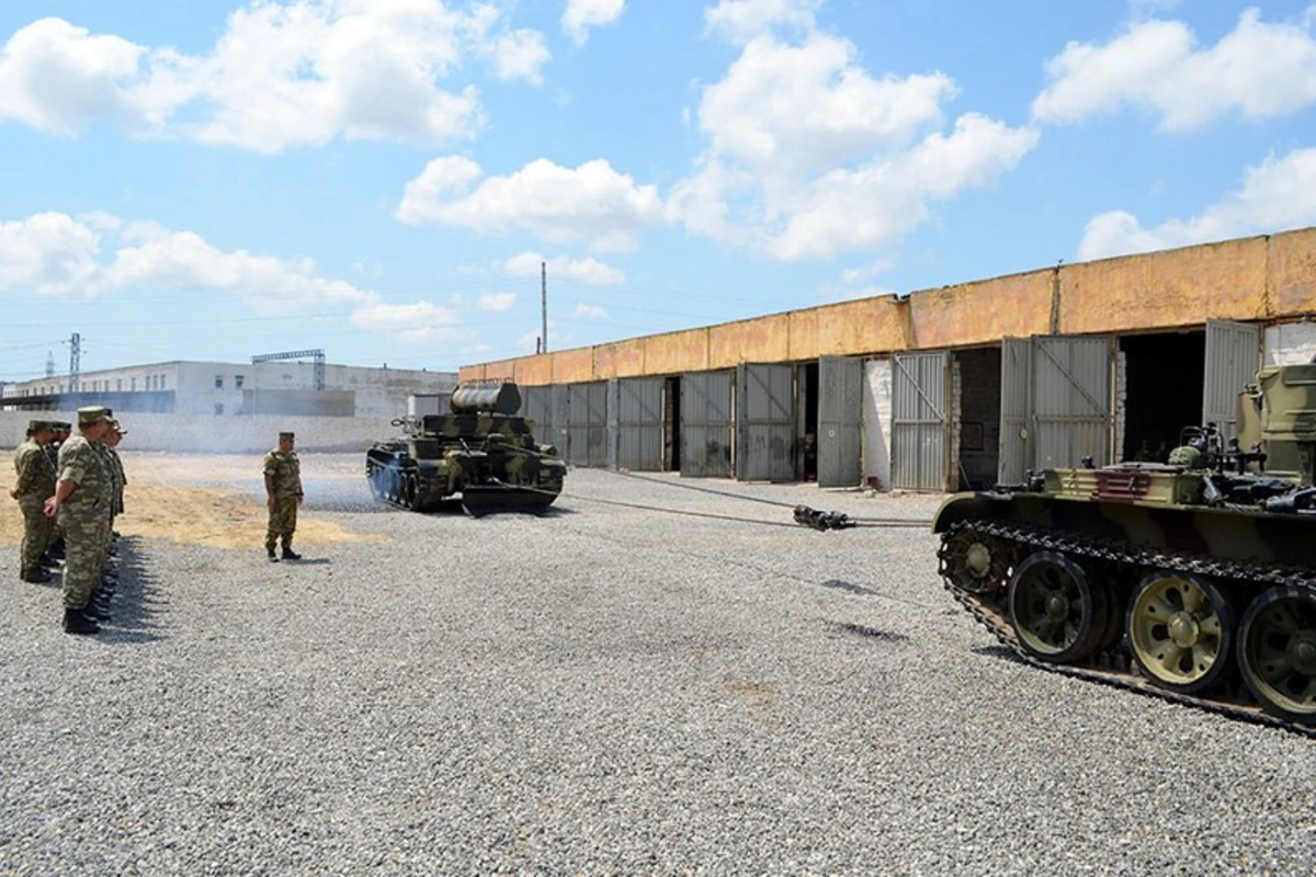 Azərbaycan Ordusunun zirehli tank xidməti rəisləri ilə toplantı keçirilib - FOTO