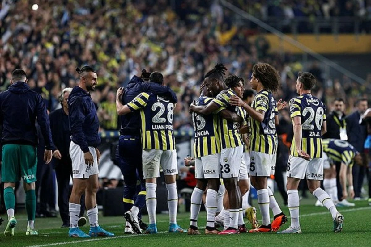 “Fənərbağça”nın yeni baş məşqçisi bəlli oldu - Həcc ziyarətindən gəlib müqavilə bağlayacaq - FOTO “Fənərbağça”nın yeni baş məşqçisi bəlli oldu - Həcc ziyarətindən gəlib müqavilə bağlayacaq - FOTO