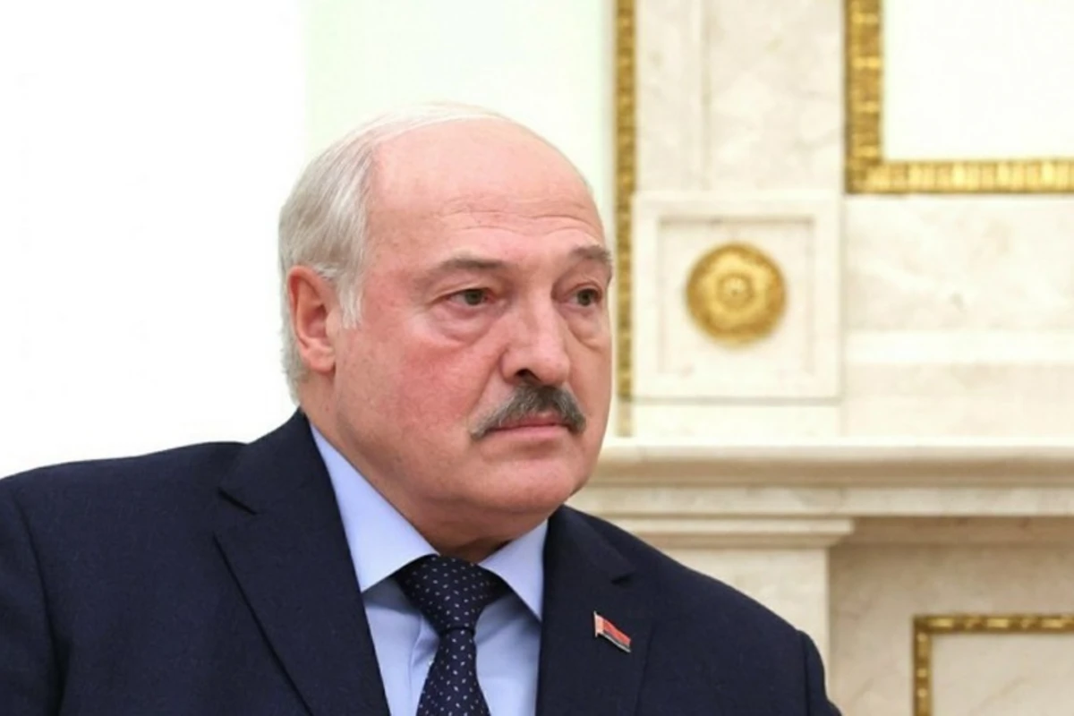 Lukaşenko Rusiyadakı vəziyyətə görə ordunun tam döyüş vəziyyətinə gətirilməsi barədə əmr verib Lukaşenko Rusiyadakı vəziyyətə görə ordunun tam döyüş vəziyyətinə gətirilməsi barədə əmr verib