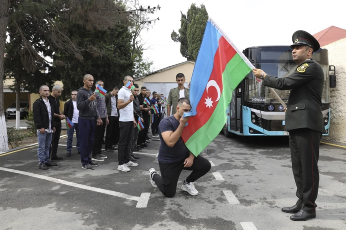 Azərbaycanda hərbi xidmətə növbəti çağırış başlayıb - FOTO