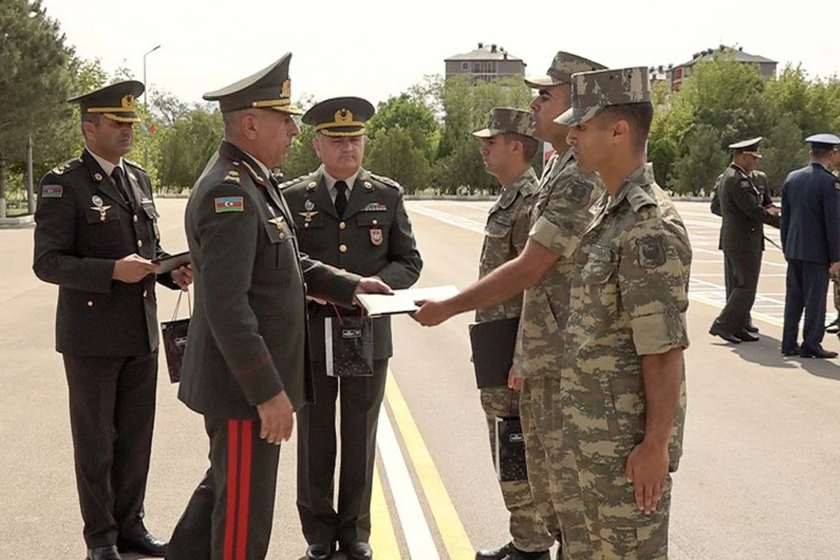 Əlahiddə Ümumqoşun Orduda “Zabit hazırlığı kursu”nun buraxılış mərasimi keçirilib - FOTO/VİDEO