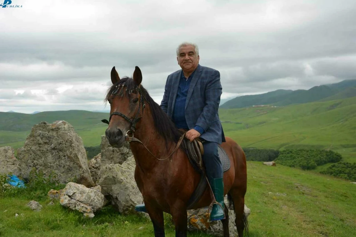 Əhəd Abıyev sakinlərlə görüşə ATLA GETDİ - FOTO