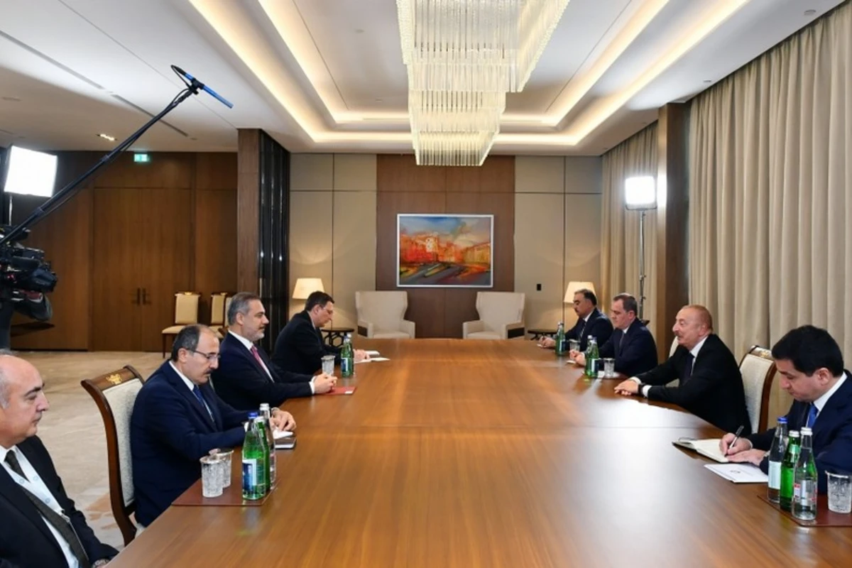 Prezident İlham Əliyev Türkiyənin xarici işlər nazirini qəbul edib - YENİLƏNİB