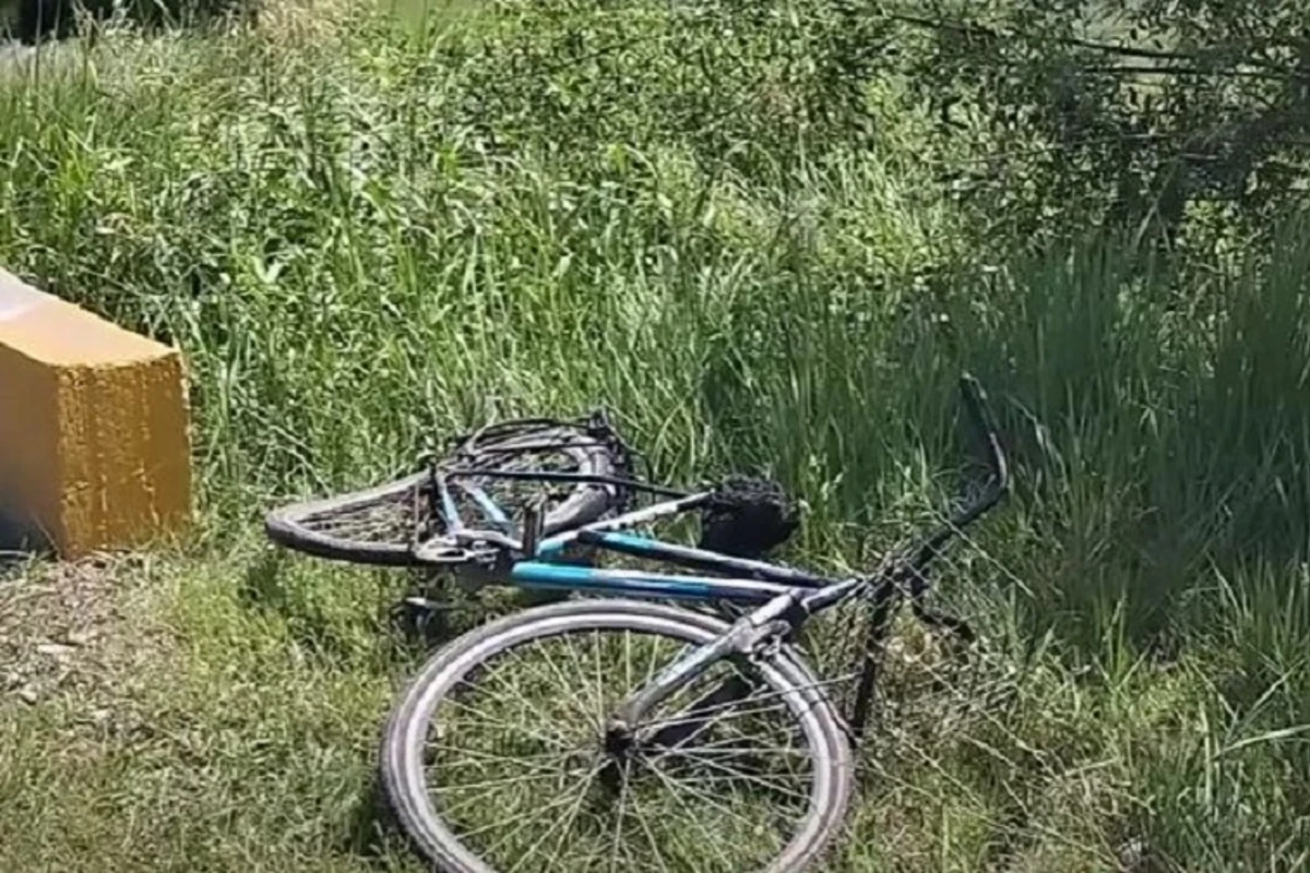 Tərtərdə avtomobil velosipedçini vuraraq öldürdü - VİDEO Tərtərdə avtomobil velosipedçini vuraraq öldürdü - VİDEO