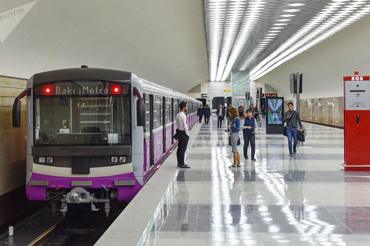 Bakı metrosunda dava düşüb - Saxlanılanlar var - VİDEO Bakı metrosunda dava düşüb - Saxlanılanlar var - VİDEO