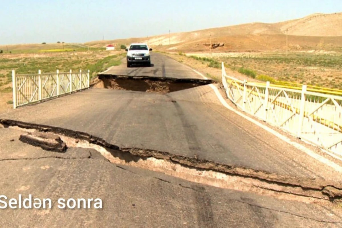 Naxçıvanda sel nəticəsində uçan körpü yenidən tikilir - FOTO