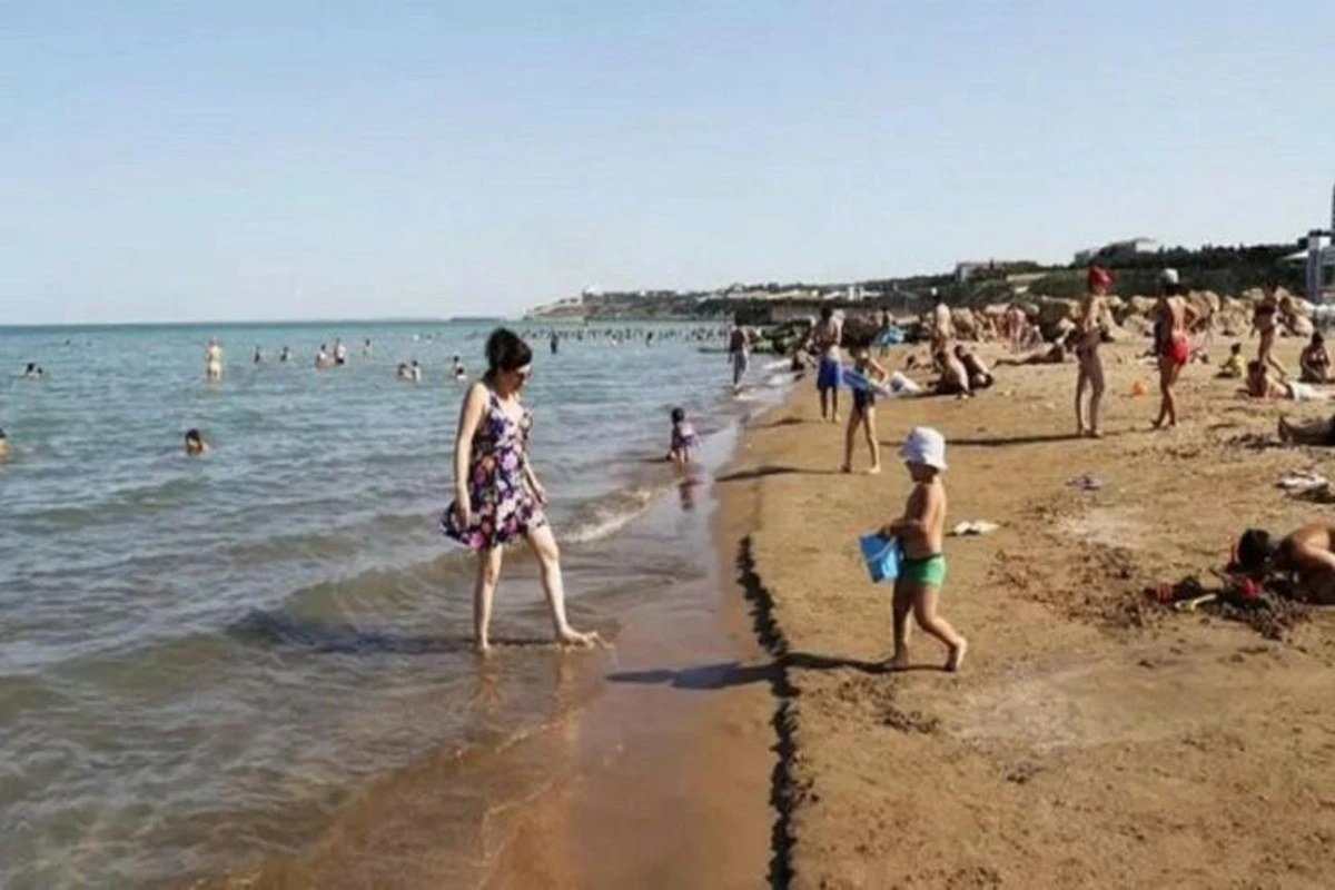 Bakı çimərliyində əxlaqsızlıq - Polis hərəkətə keçdi
