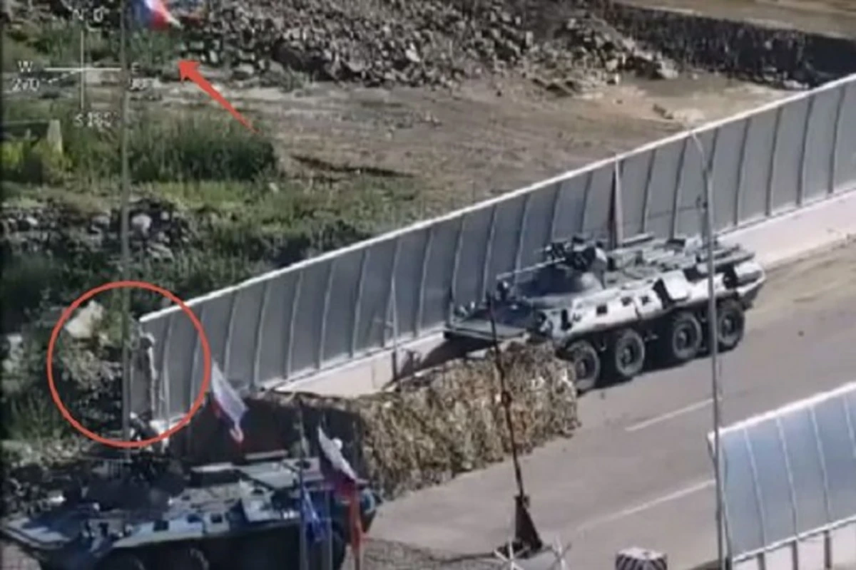 Миротворцы проявили неуважение к азербайджанскому флагу - ВИДЕО