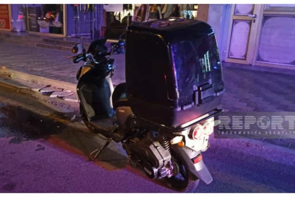 Sumqayıtda moped yolu keçən piyadanı vurub