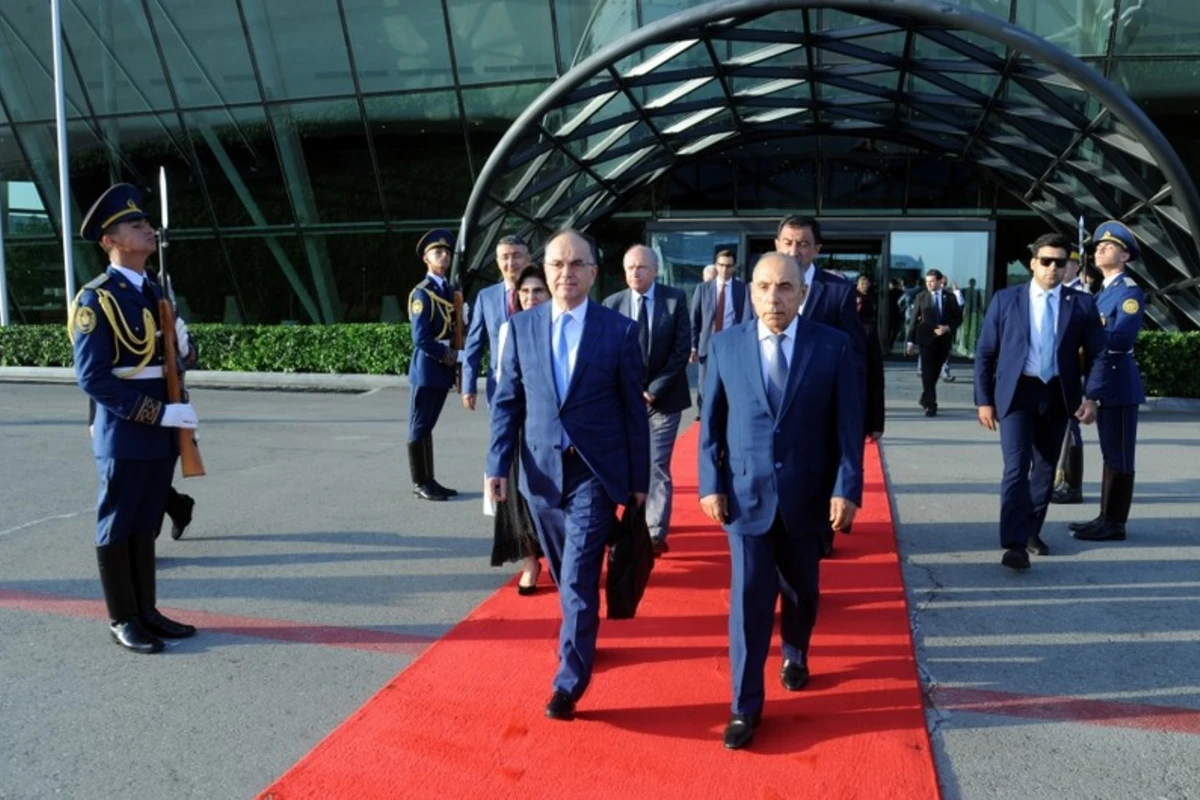Albaniya Prezidentinin Azərbaycana rəsmi səfəri başa çatıb Albaniya Prezidentinin Azərbaycana rəsmi səfəri başa çatıb