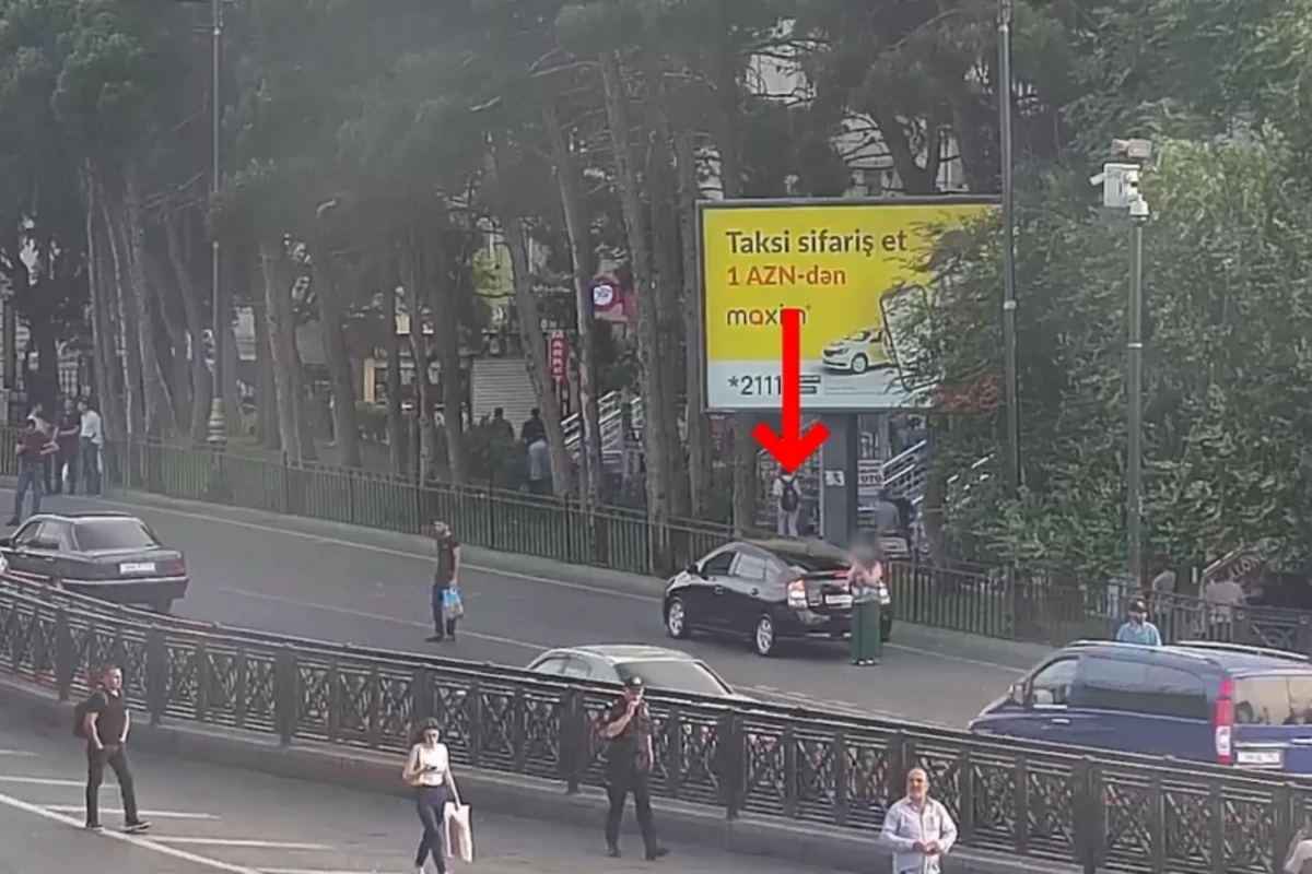 Bakıda sürücü diqqətsizliyi qəzaya səbəb olub - VİDEO
