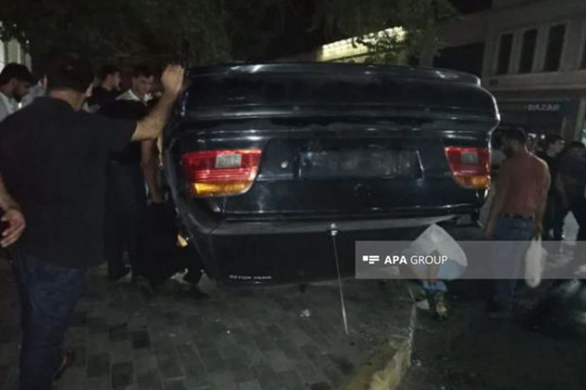 Sumqayıtda ağır qəza: BMW “Lexus”la toqquşub aşdı – FOTO