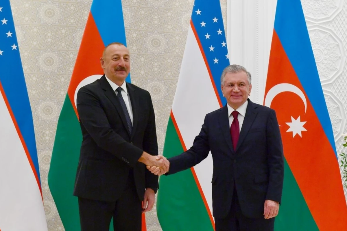 İlham Əliyev Özbəkistan prezidentini təbrik etdi