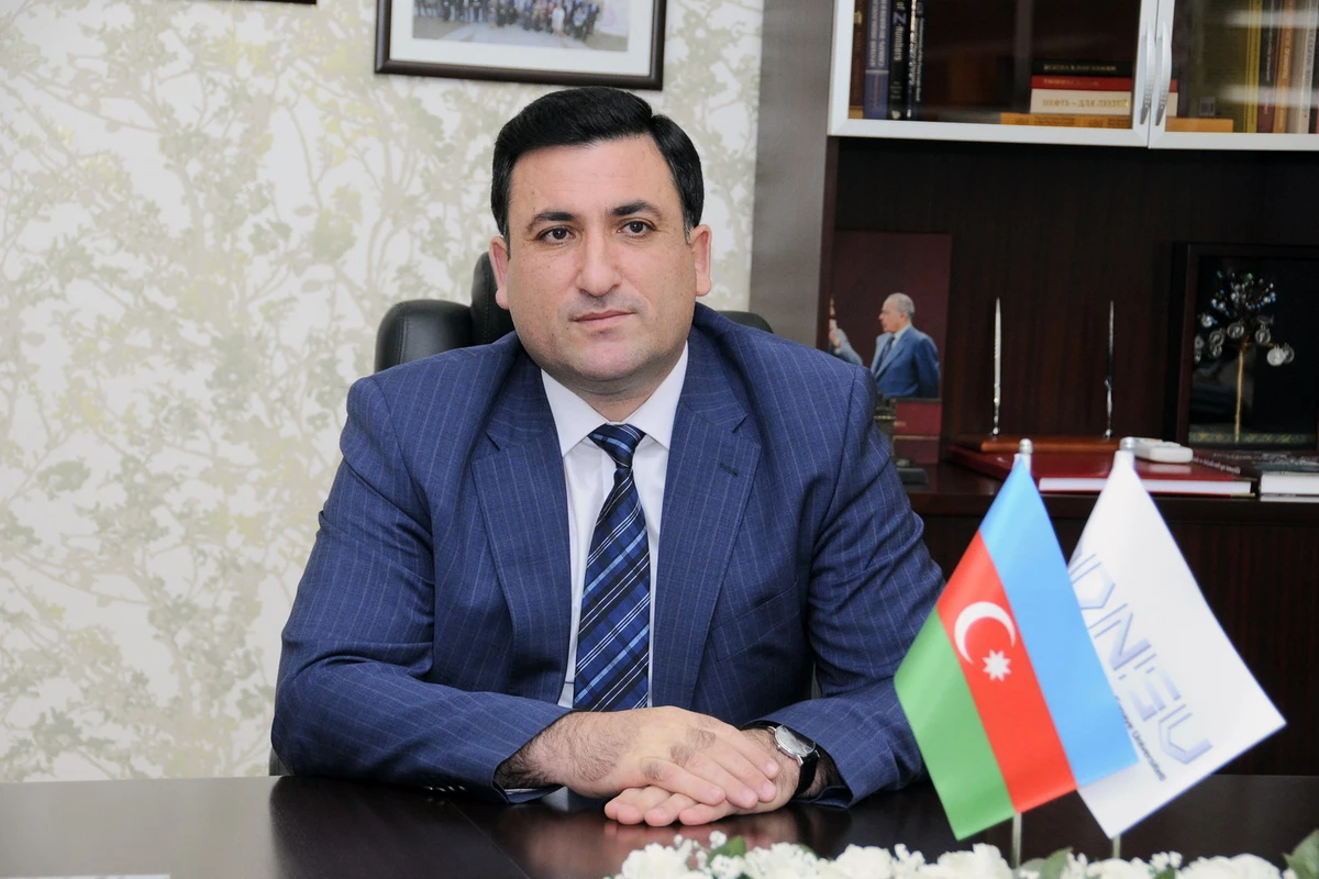 Prezident ADNSU-nun rektorunu vəzifəsindən azad edib
