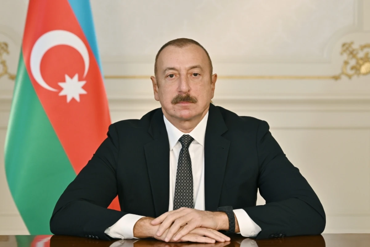 Президент Азербайджана поздравил коллегу из Черногории