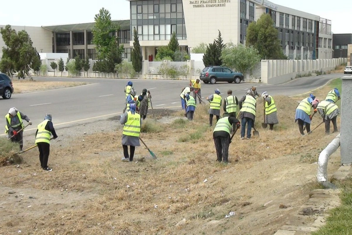 Bakıda quru ot, kol-kos və məişət tullantıları yığılan sahələr təmizlənib - FOTO/VİDEO