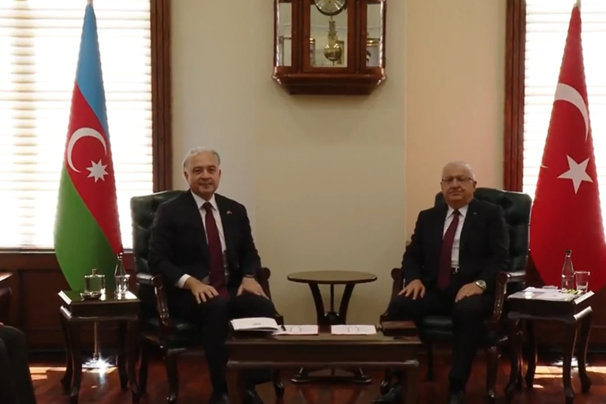 Azərbaycan Prezidentinin köməkçisi Türkiyənin milli müdafiə naziri ilə görüşüb - VİDEO