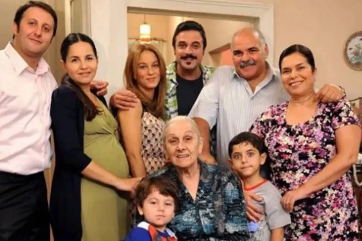 Məşhur aktrisa vəfat etdi - FOTO