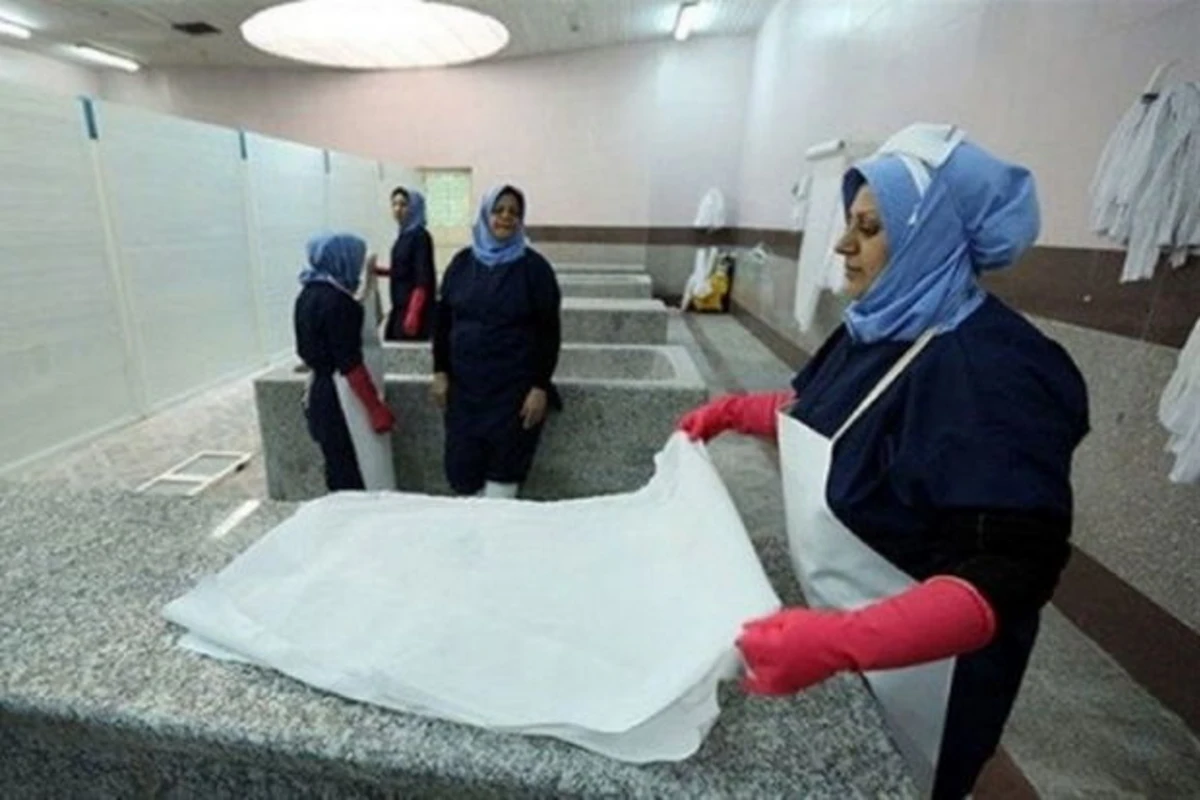 İranda məcburi hicab tələbinə etiraz edən qadın meyit yumağa məhkum edildi - FOTO