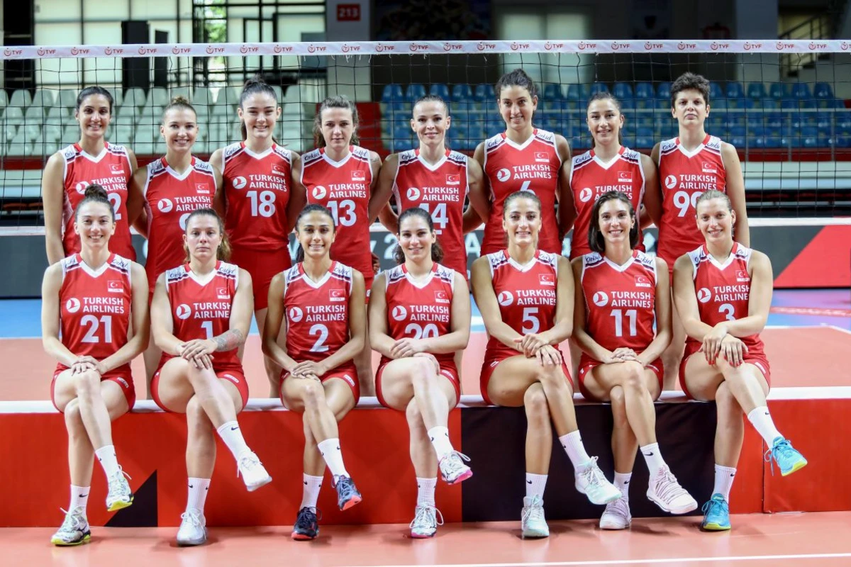 Türkiyə voleybol millisi tarixində ilk dəfə Millətlər Liqasının qalibi oldu - FOTO