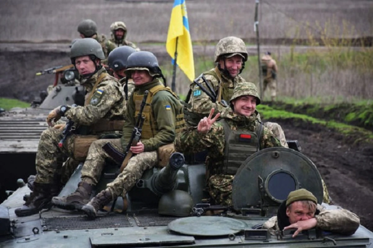 Украинская армия укрепляет линию обороны: война в самом разгаре - ВИДЕО
