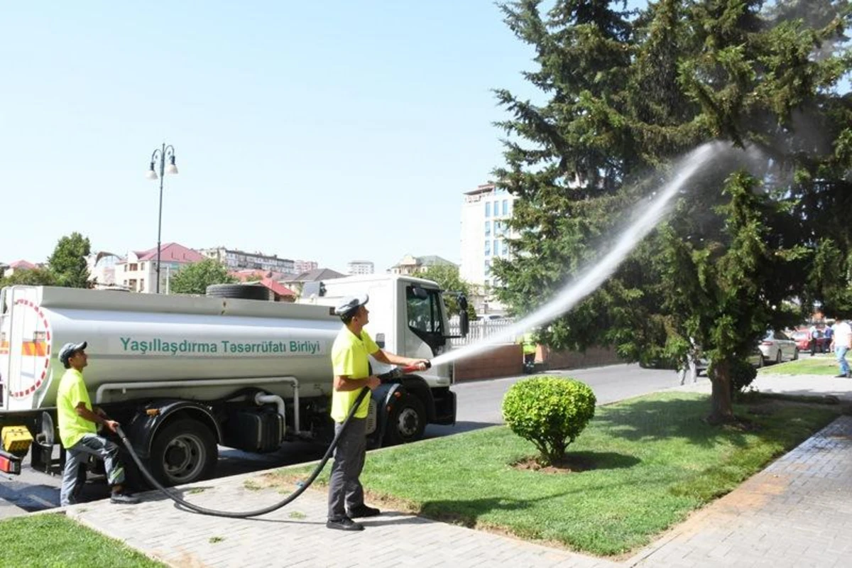 Bu gün Bakının 544 küçəsi yuyulub - FOTO