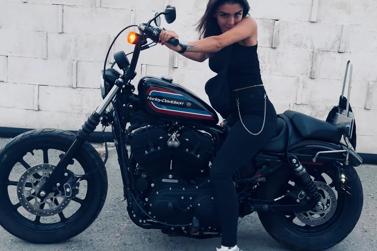 Rəna Ağamuradova özünə bahalı motosiklet aldı - FOTO