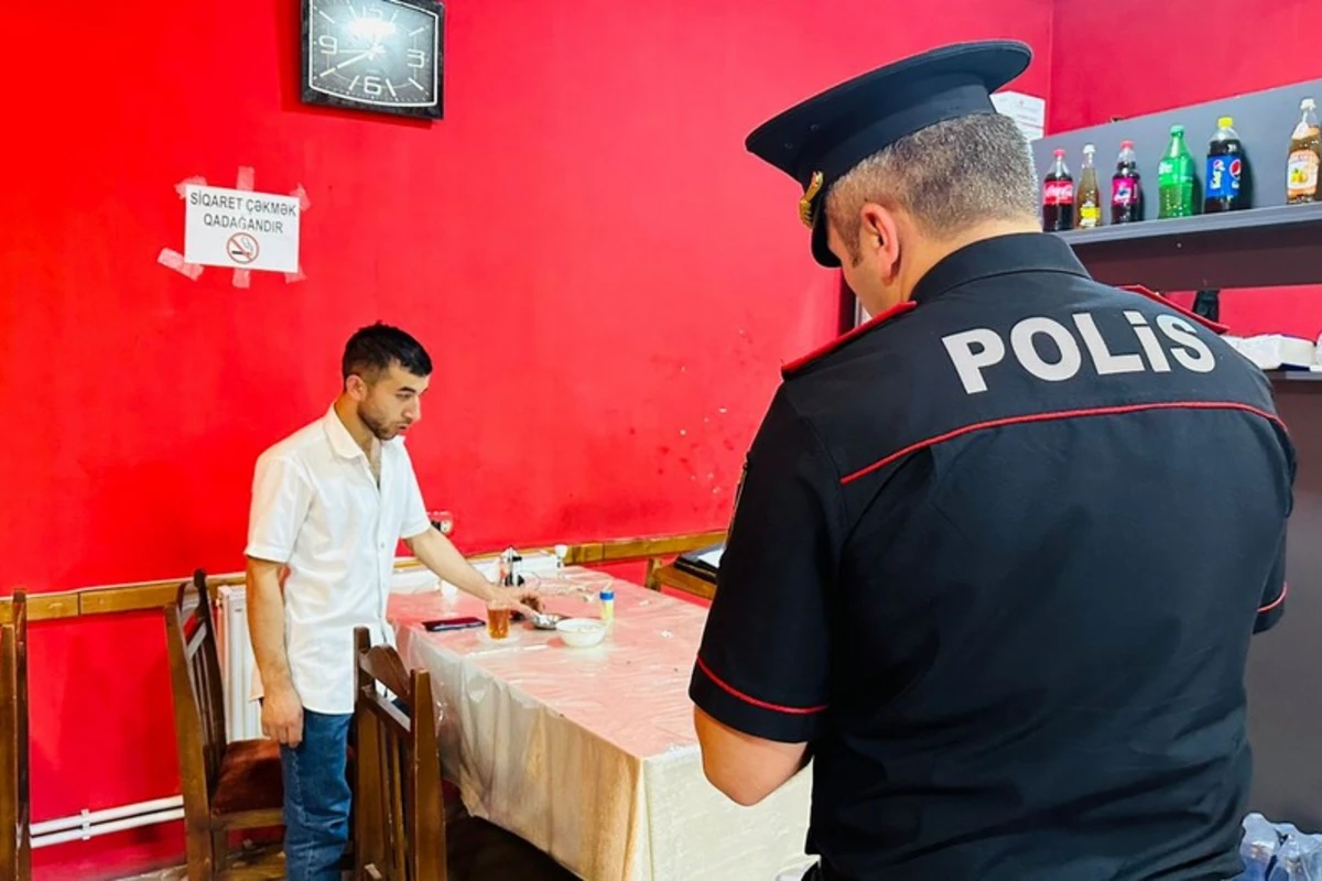 Qapalı məkanda siqaret çəkən 42 nəfər cərimələndi - FOTO