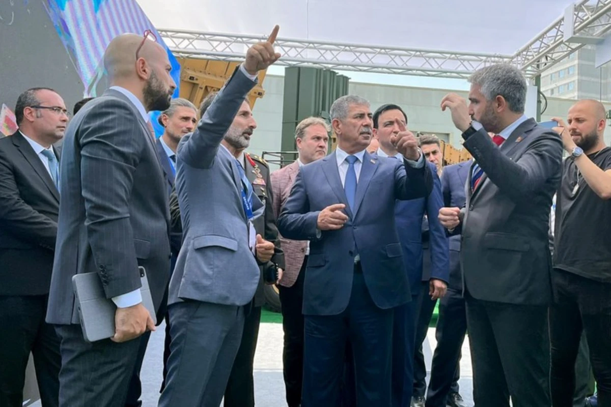 Azərbaycanın müdafiə naziri “IDEF-23” sərgisinin açılış mərasimində iştirak edib - FOTO