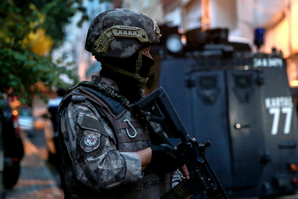 İstanbulda terrora hazırlaşan 2 nəfər yaxalandı