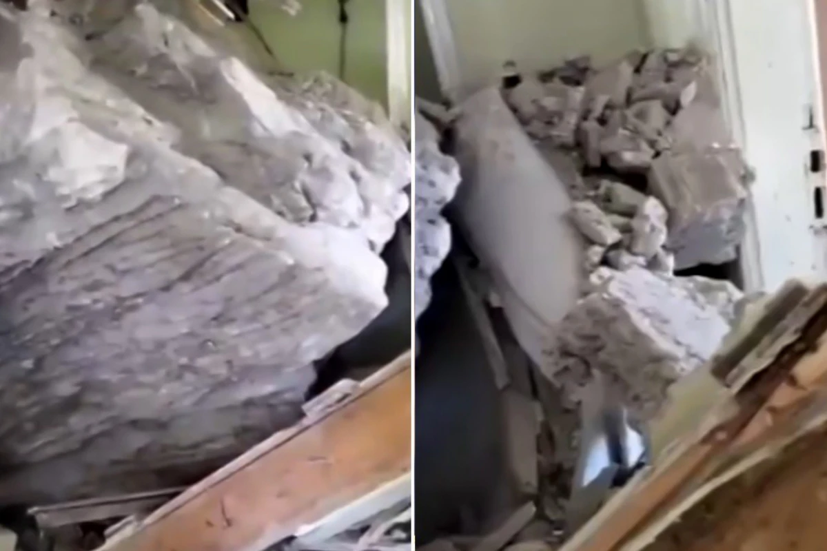 Zəlzələdə dağdan qopan qaya parçası evi dağıtdı - FOTO